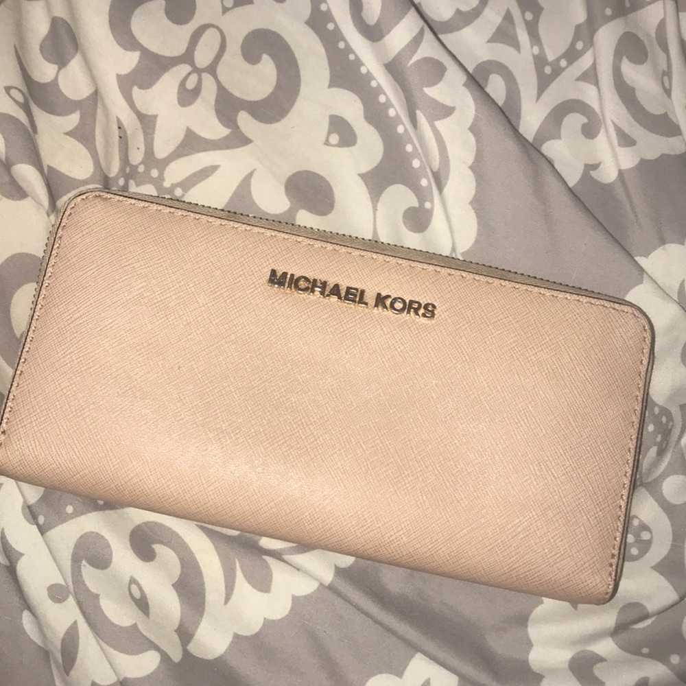 Michael Kors Continental wallet